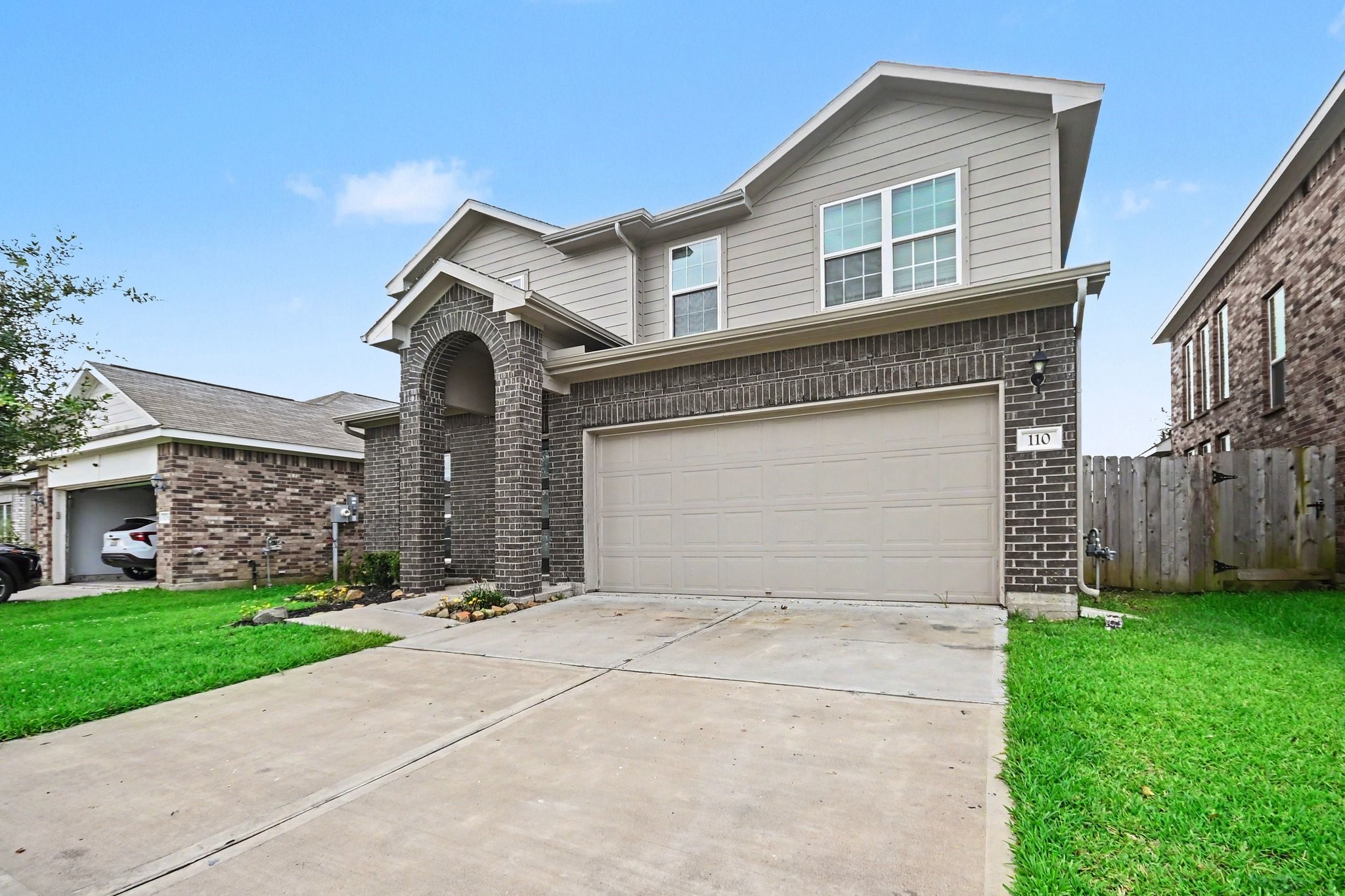 110 Kelly Street Angleton, TX 77515 - Photo 3 of 32