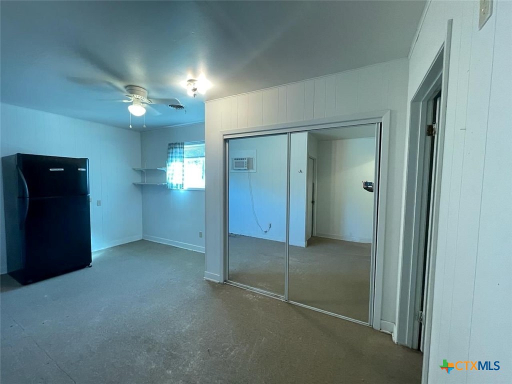 104 Skipcha Trail Lampasas, TX 76550 - Photo 17 of 34 an empty room with closet and a bathroom