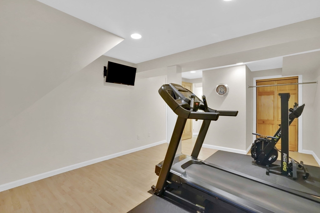 118 Blueberry Hill Road Longmeadow, MA 01106 - Photo 30 of 42