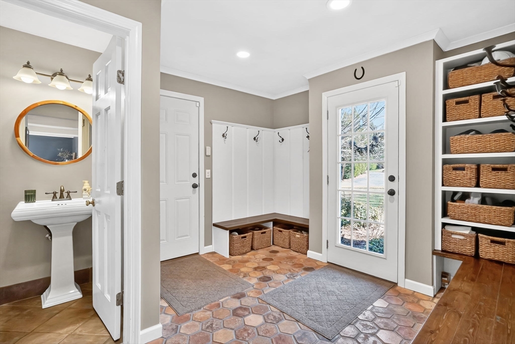 118 Blueberry Hill Road Longmeadow, MA 01106 - Photo 9 of 42