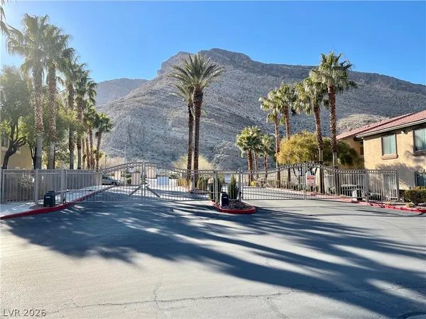 $1,700 | 3360 Cactus Shadow Street, Unit 101, Las Vegas, NV 89129