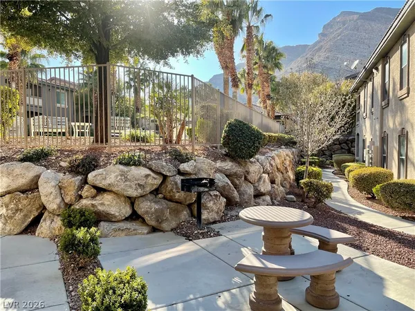 $1,700 | 3360 Cactus Shadow Street, Unit 101, Las Vegas, NV 89129