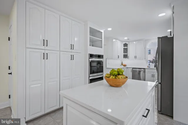 $825,000 | 5002 Castle Moor Drive, Columbia, MD 21044