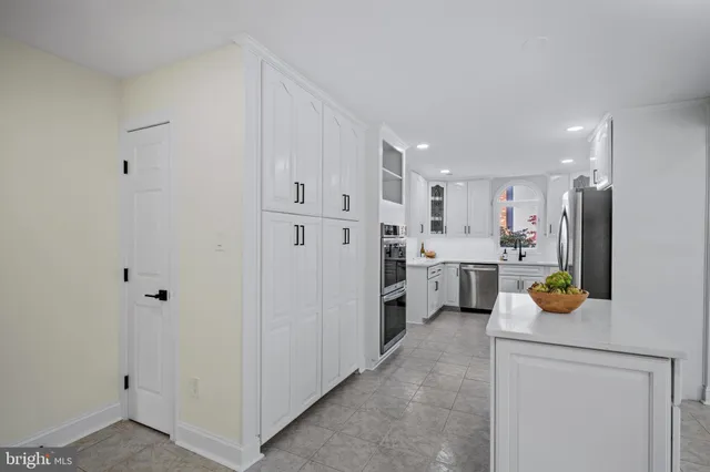 $825,000 | 5002 Castle Moor Drive, Columbia, MD 21044