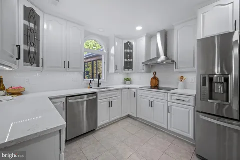 $825,000 | 5002 Castle Moor Drive, Columbia, MD 21044