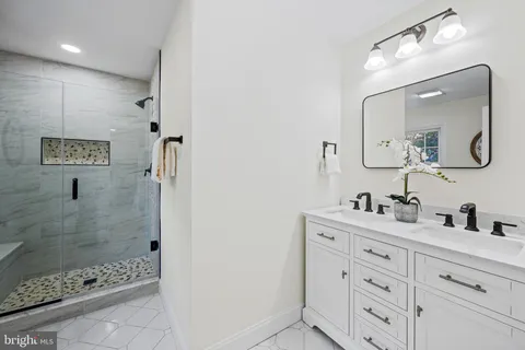 $825,000 | 5002 Castle Moor Drive, Columbia, MD 21044