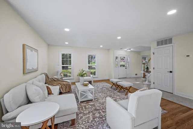 $825,000 | 5002 Castle Moor Drive, Columbia, MD 21044