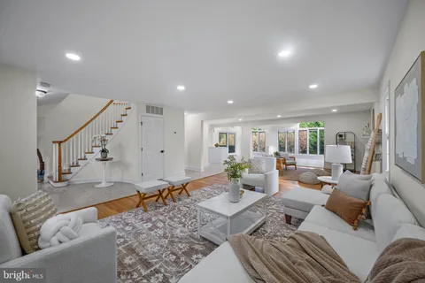 $825,000 | 5002 Castle Moor Drive, Columbia, MD 21044