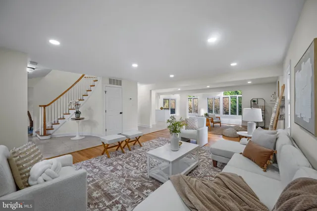 $825,000 | 5002 Castle Moor Drive, Columbia, MD 21044