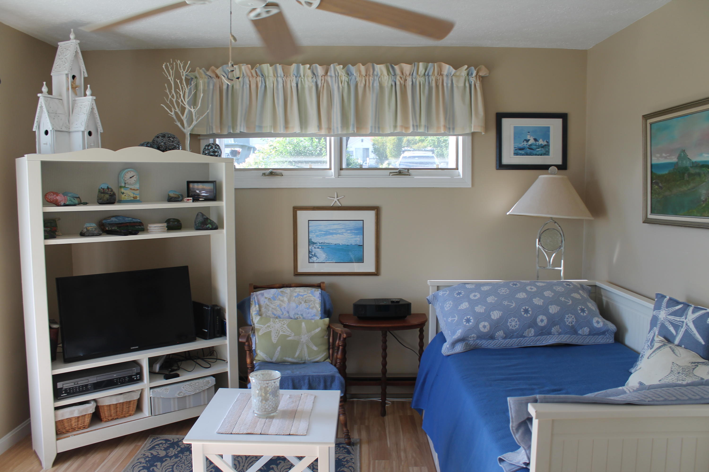 1089 Post Road, Unit 6 Wells, ME 04090 - Photo 18 of 35 Living room