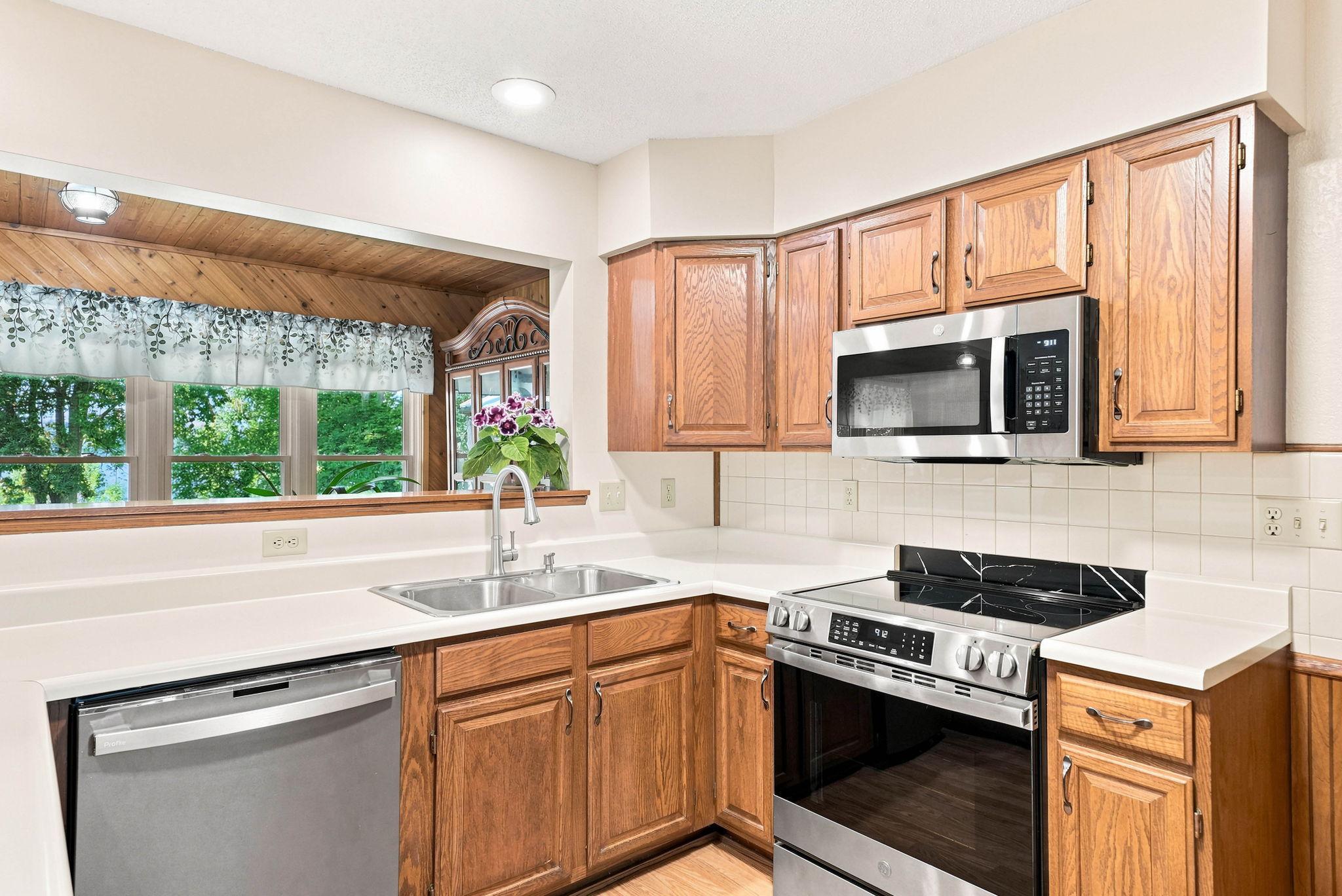 48937 North Shore Road Waterville, MN 56096 - Photo 9 of 94
