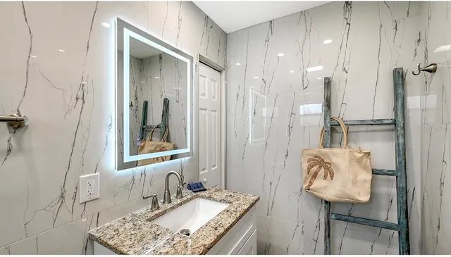 $429,900 | 2533 Waldemere Street, Sarasota, FL 34239