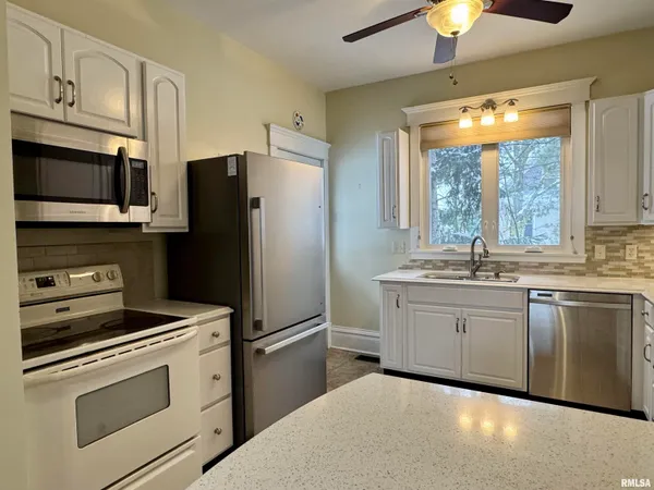 $158,000 | 816 East Washington Street, Macomb, IL 61455