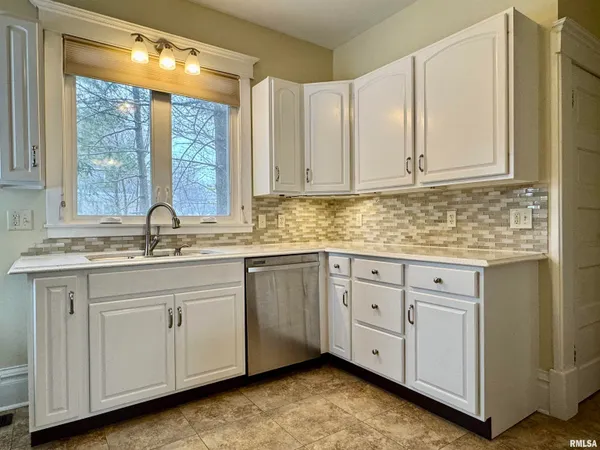 $158,000 | 816 East Washington Street, Macomb, IL 61455