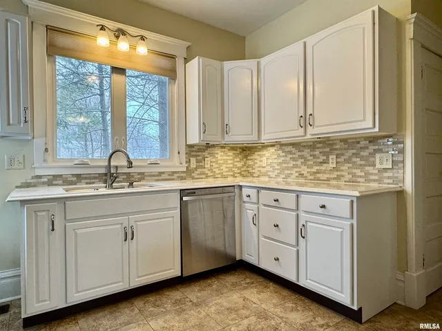 $157,000 | 816 East Washington Street, Macomb, IL 61455