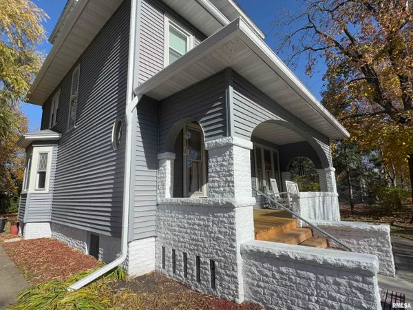 $158,000 | 816 East Washington Street, Macomb, IL 61455