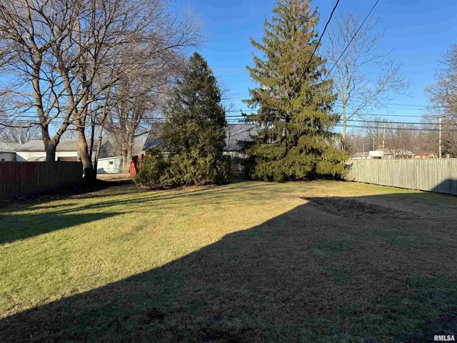 $157,000 | 816 East Washington Street, Macomb, IL 61455