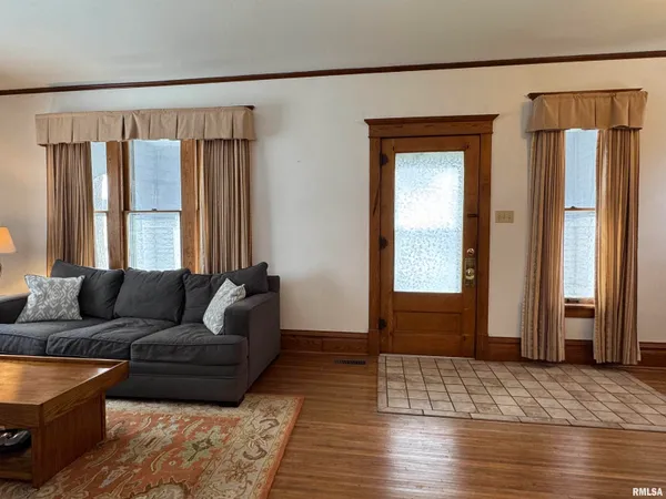 $158,000 | 816 East Washington Street, Macomb, IL 61455