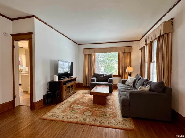 $158,000 | 816 East Washington Street, Macomb, IL 61455