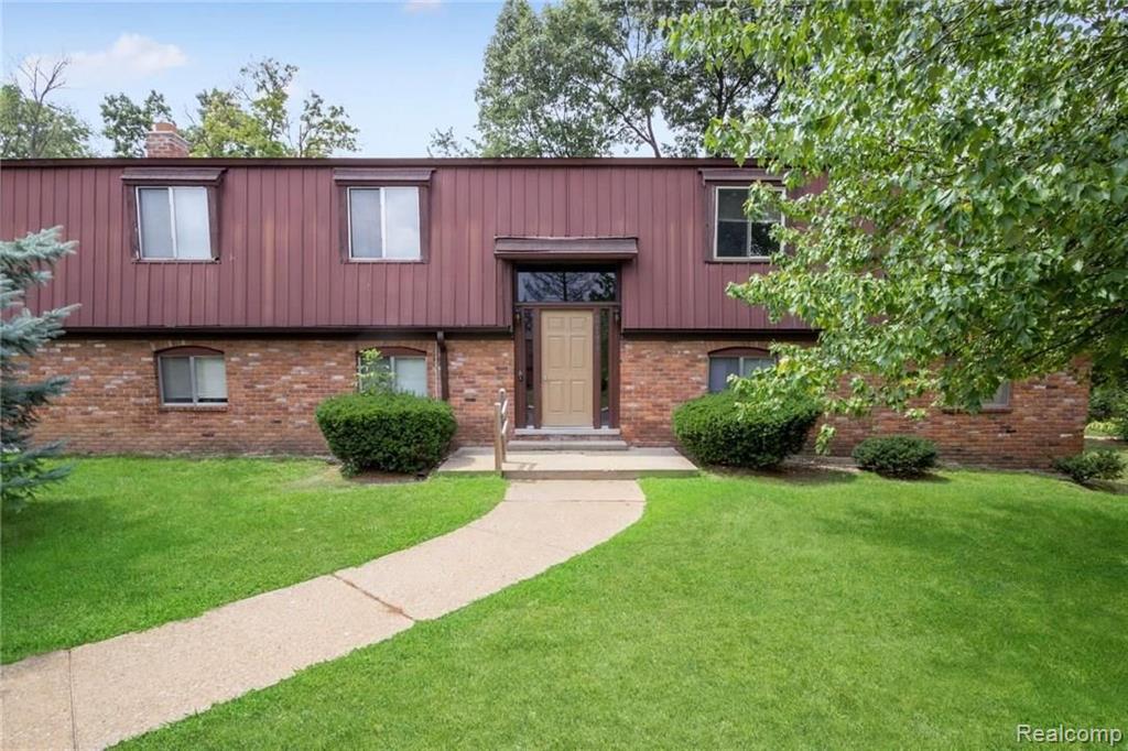 2173 Decker Road, Unit 46 Walled Lake, MI 48390 - Photo 1 of 14