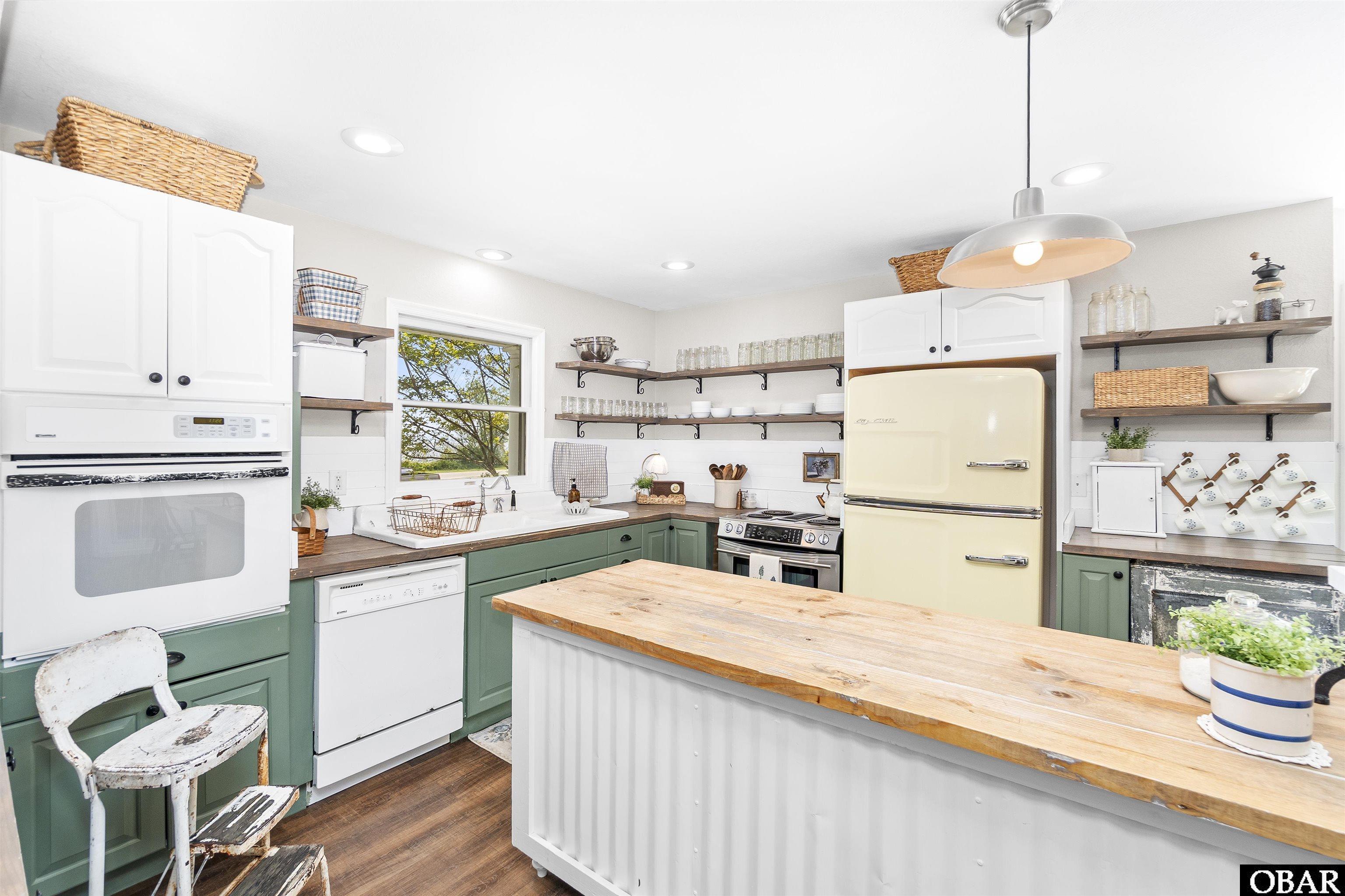 126 Narrow Shore Road Aydlett, NC 27916 - Photo 19 of 49