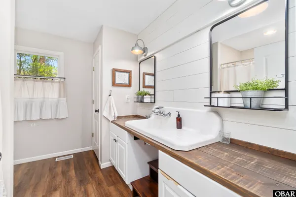 $649,900 | 126 Narrow Shore Road, Aydlett, NC 27916