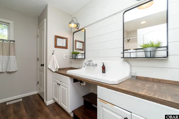 $649,900 | 126 Narrow Shore Road, Aydlett, NC 27916