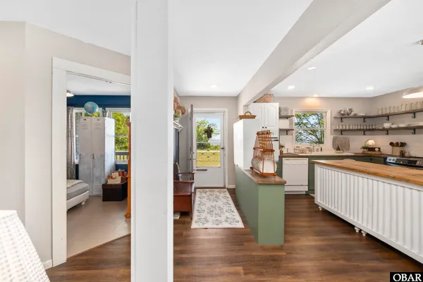 $649,900 | 126 Narrow Shore Road, Aydlett, NC 27916