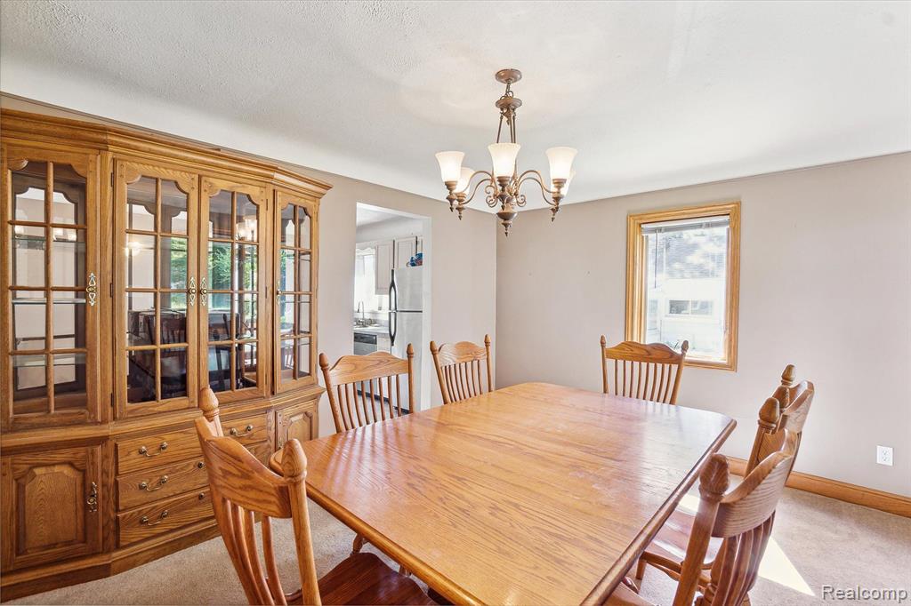 29043 Grix Road New Boston, MI 48164 - Photo 5 of 41