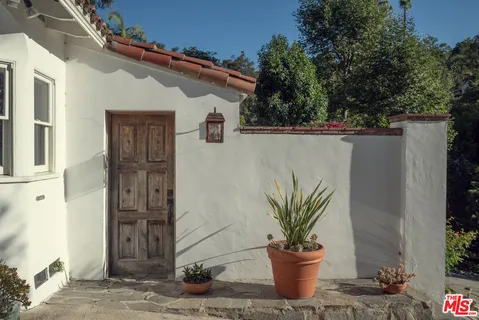$2,100,000 | 2627 Outpost Drive, Los Angeles, CA 90068