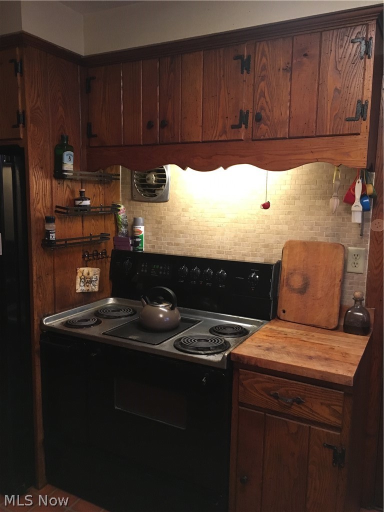 293 Hurd Road Aurora, OH 44202 - Photo 17 of 29 Gallery Image 17