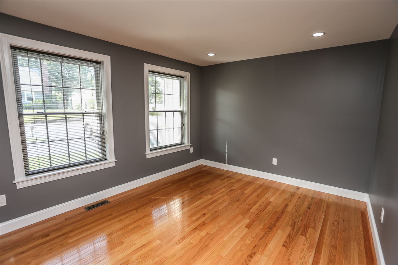 131 Harris Road Nashua, NH 03062 - Photo 14 of 40