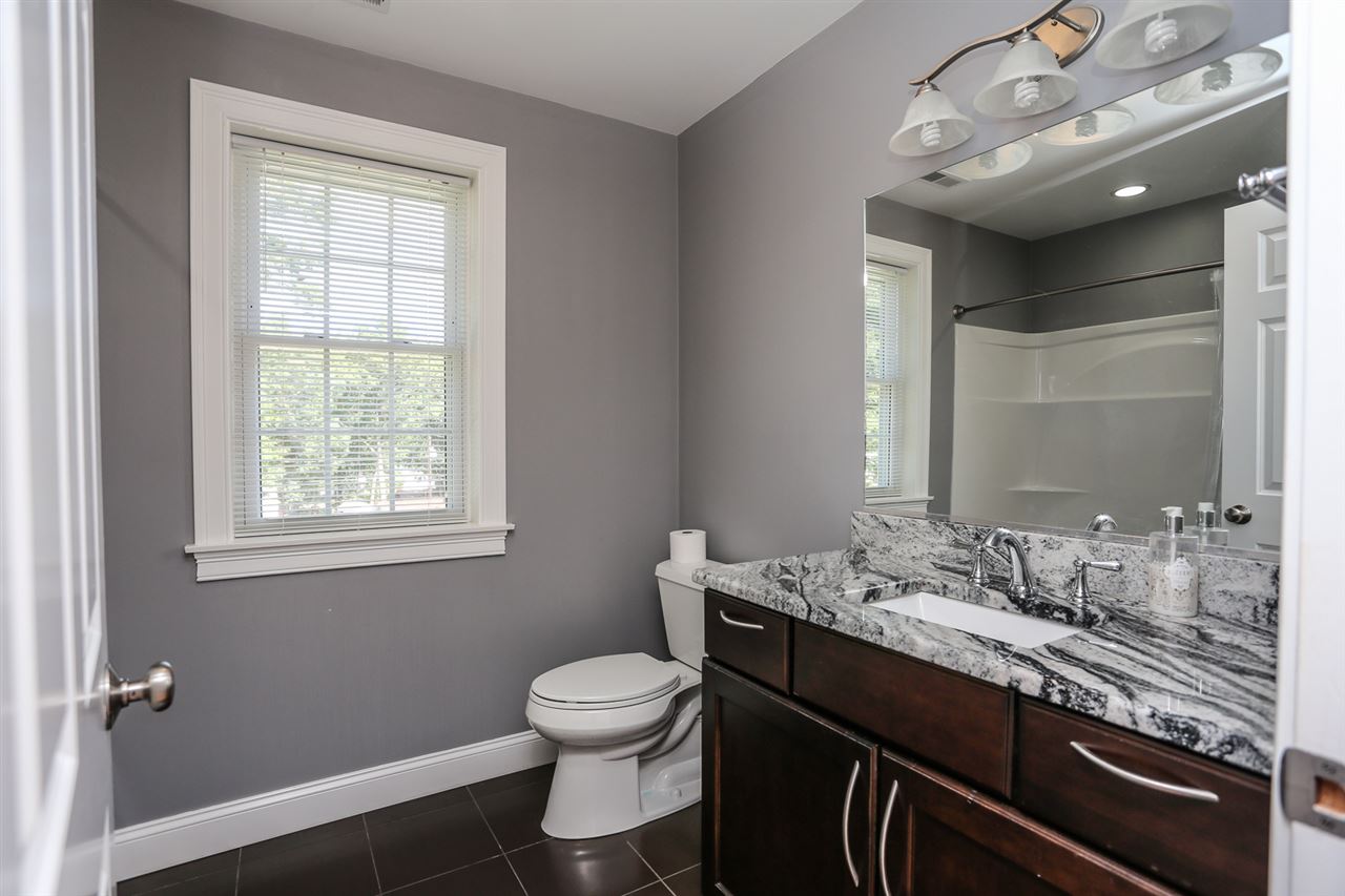 131 Harris Road Nashua, NH 03062 - Photo 25 of 40