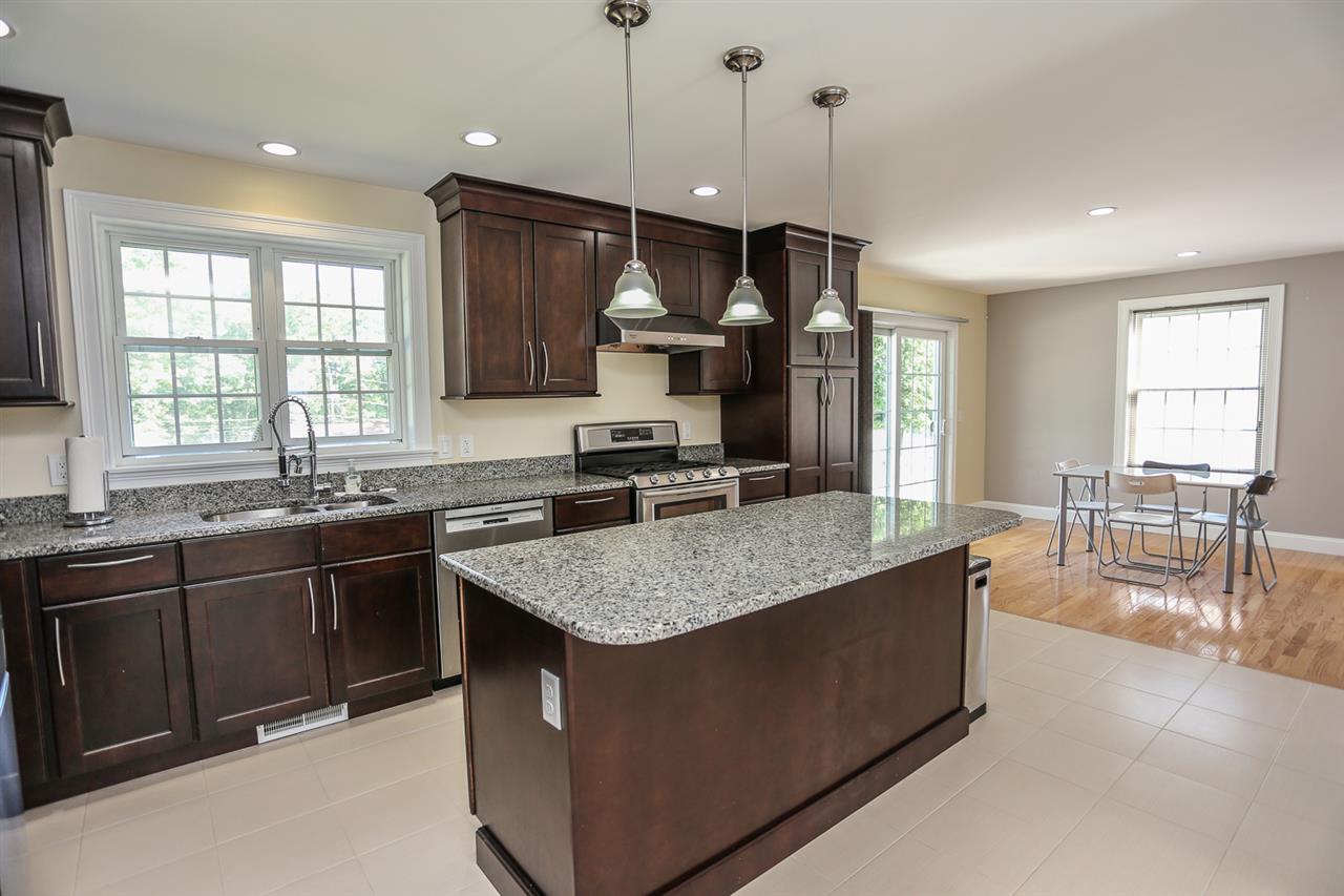 131 Harris Road Nashua, NH 03062 - Photo 4 of 40
