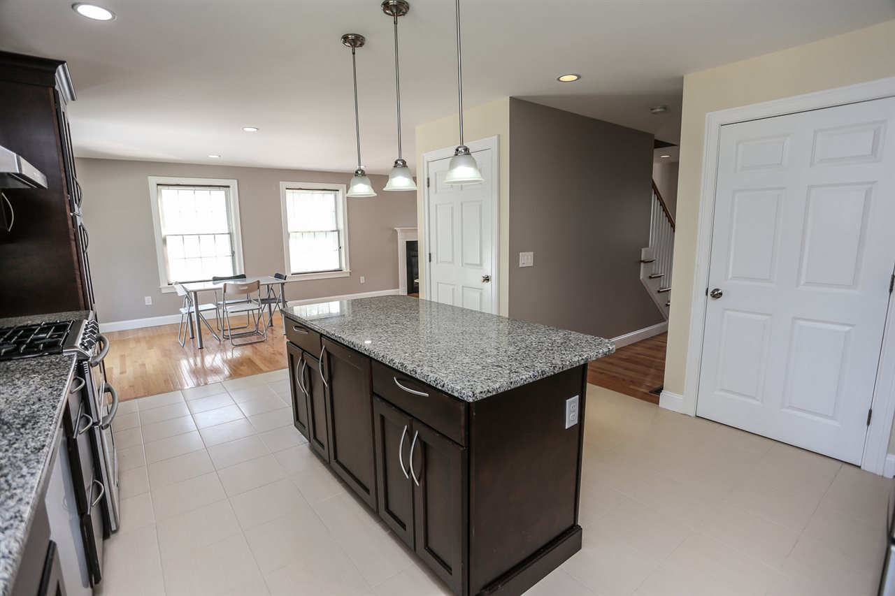 131 Harris Road Nashua, NH 03062 - Photo 6 of 40