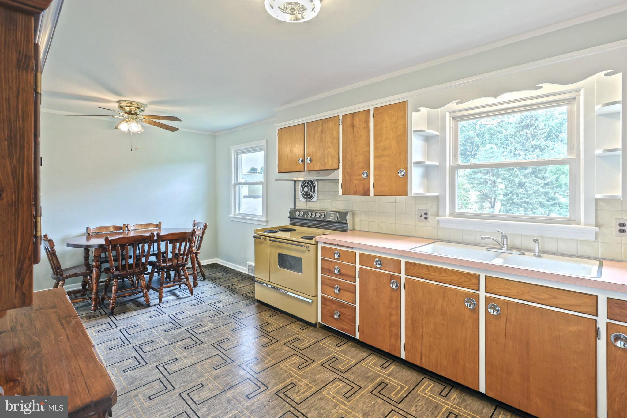 135 Springvale Road Red Lion, PA 17356 - Photo 10 of 39
