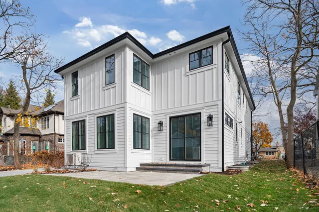$2,395,000 | 150 Linden Avenue, Glencoe, IL 60022