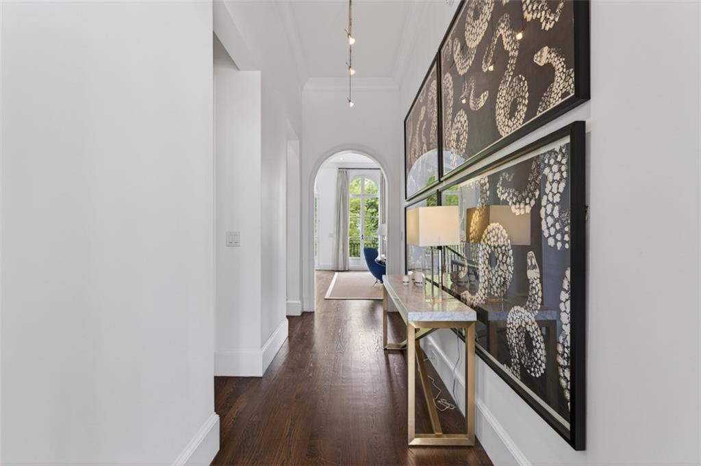 2288 Peachtree Road Northwest, Unit 4 Atlanta, GA 30309 - Photo 16 of 50 a view of a entryway