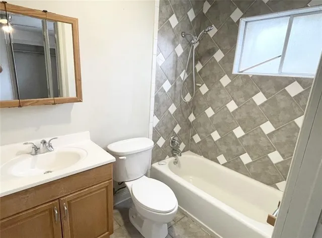 $1,749 | 1212 Park Island Drive, New Orleans, LA 70122