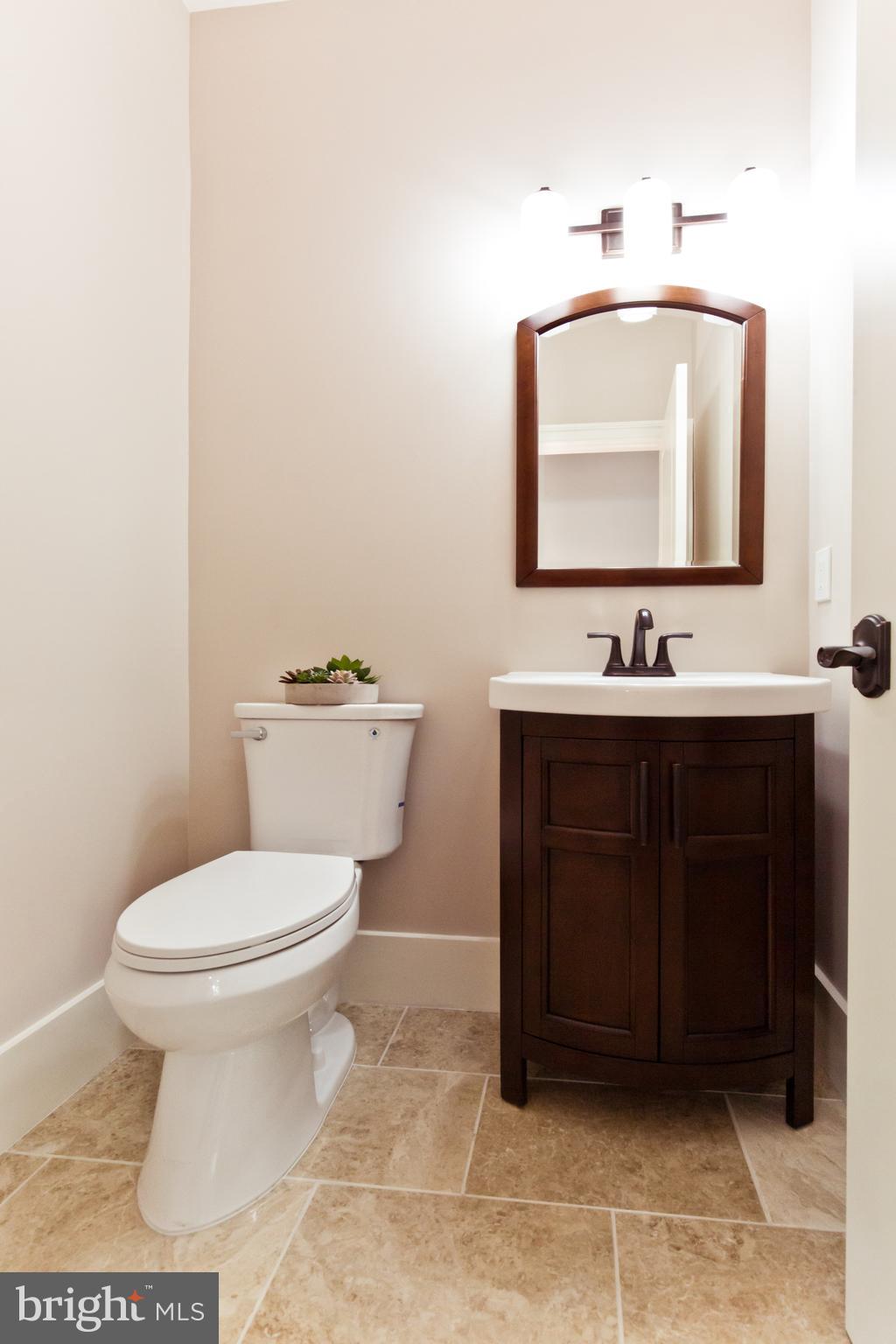 3122 Wayne Road Falls Church, VA 22042 - Photo 19 of 50 Powder room