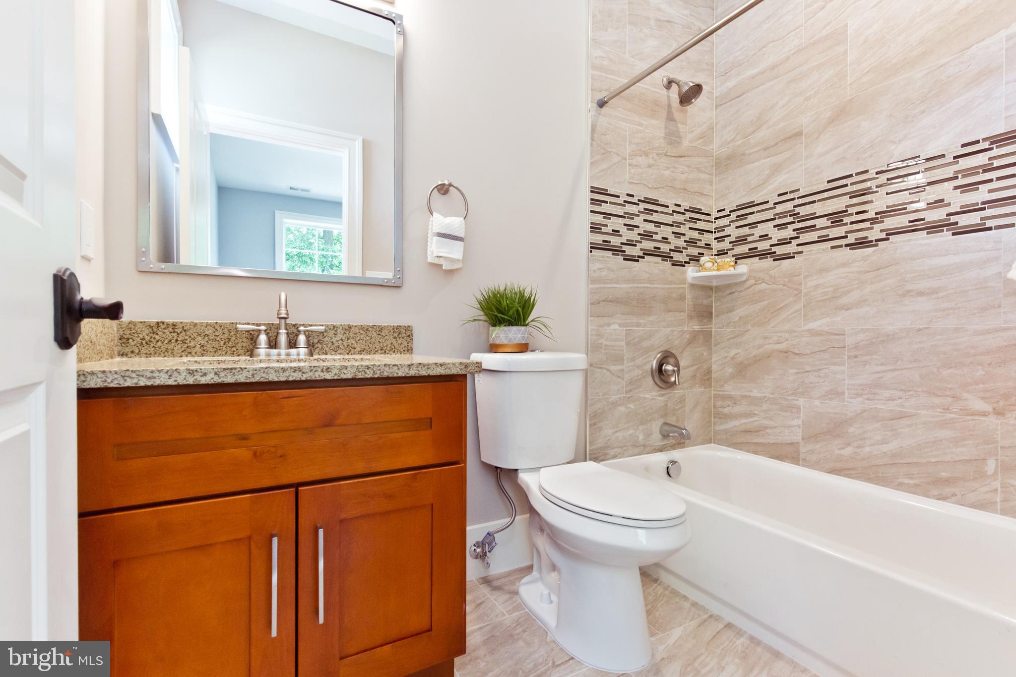 3122 Wayne Road Falls Church, VA 22042 - Photo 23 of 50 Main level full bath