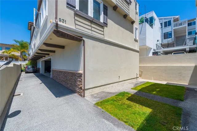 $6,699 | 931 1st Street, Unit A, Hermosa Beach, CA 90254