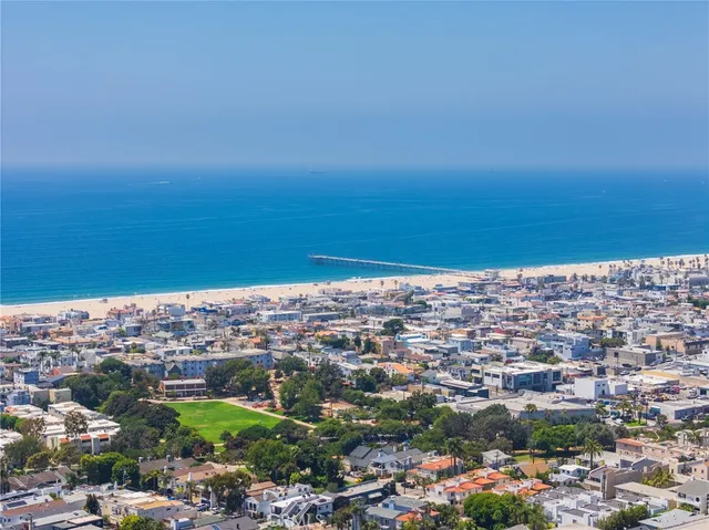 $6,699 | 931 1st Street, Unit A, Hermosa Beach, CA 90254