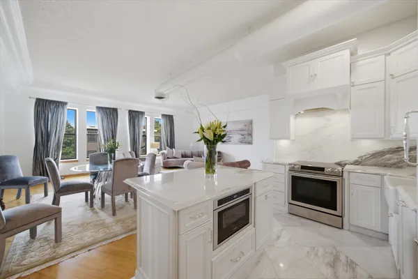 $459,000 | 3323 North Paulina Street, Unit 3F, Chicago, IL 60657