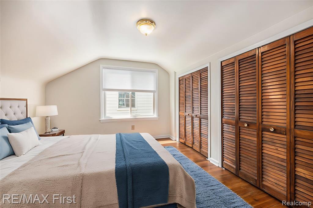 1070 Hampton Road Grosse Pointe Woods, MI 48236 - Photo 13 of 22