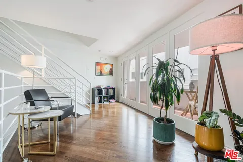 $2,795,000 | 833 17th Street, Unit 4, Santa Monica, CA 90403