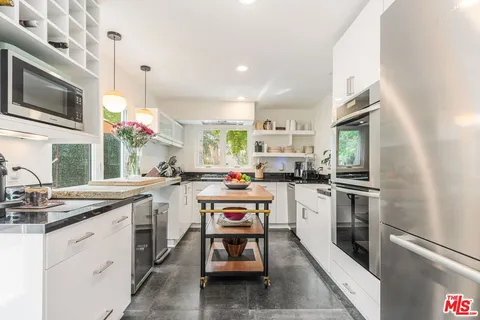 $2,795,000 | 833 17th Street, Unit 4, Santa Monica, CA 90403