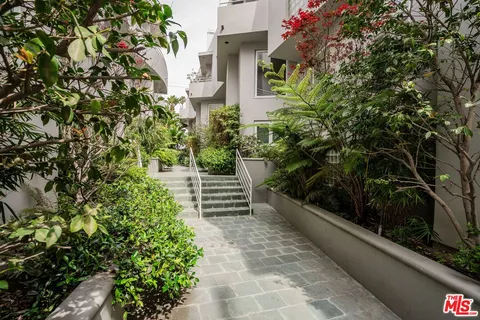 $2,795,000 | 833 17th Street, Unit 4, Santa Monica, CA 90403
