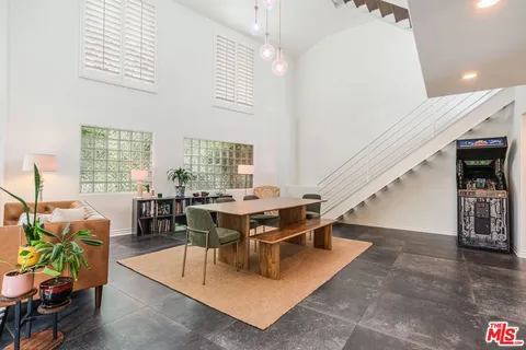 $2,795,000 | 833 17th Street, Unit 4, Santa Monica, CA 90403