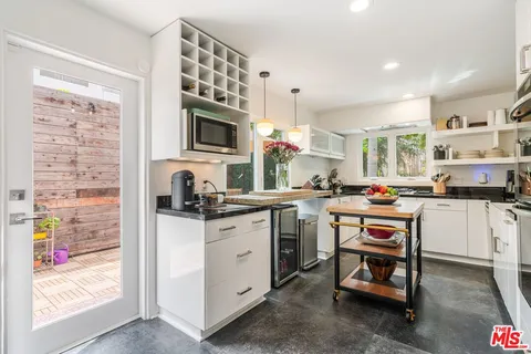 $2,795,000 | 833 17th Street, Unit 4, Santa Monica, CA 90403